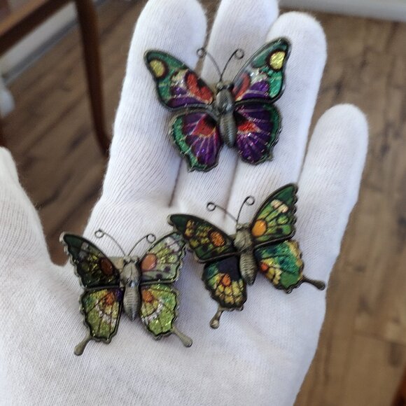 Five Vintage Brightly Colored Metal Butterflies Magnets - Picture 6 of 9